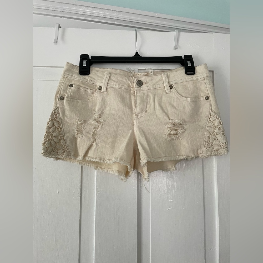 Altar’d State Cream Low Rise Jean Shorts, size 26. Gently used—no stains.